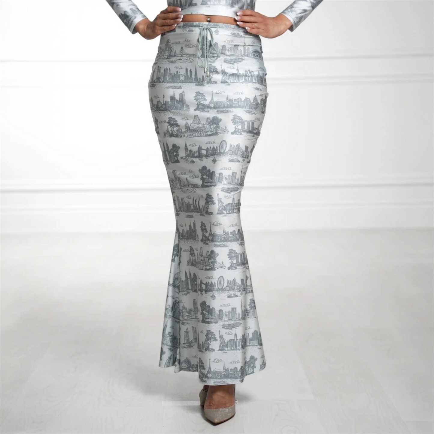 Short 36" Athisayam Saree Silhouette™